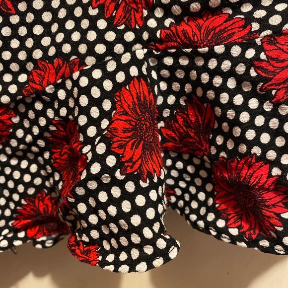 Forever 21 floral skirt - Picture 5 of 5